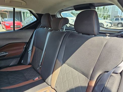 Used 2020 Nissan Kicks SR image 11
