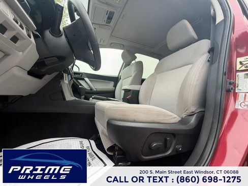 Used 2017 Subaru Forester 2.5i Premium w/ All-Weather Package AWD/4WD image 10