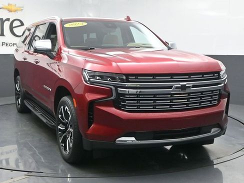 Used 2023 Chevrolet Suburban Premier w/ Premium Package AWD/4WD image 53