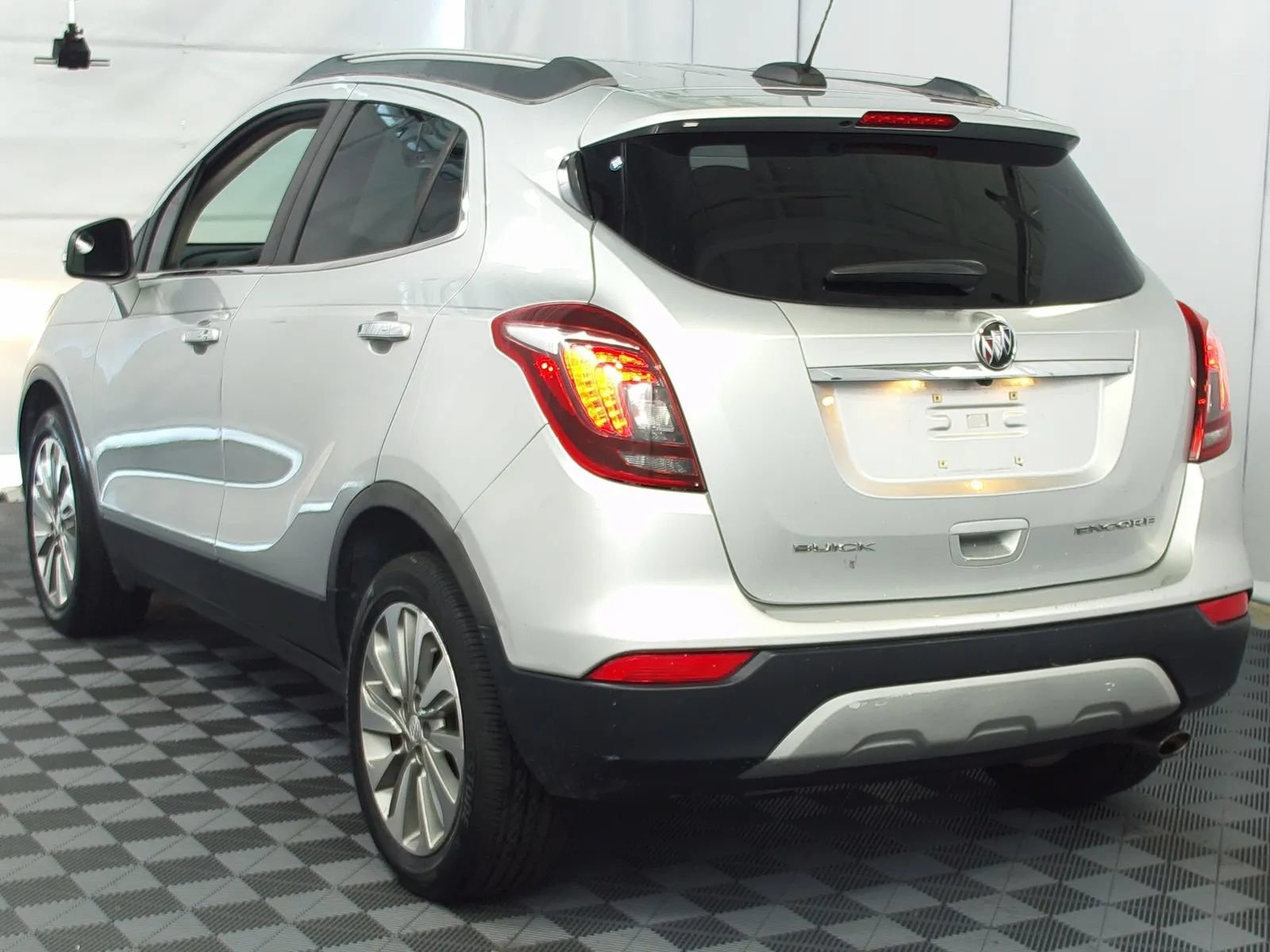 Used 2017 Buick Encore Preferred FWD image 2