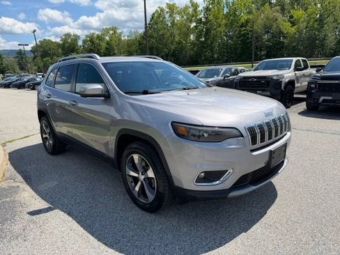 Used 2019 Jeep Cherokee Limited AWD/4WD image 3