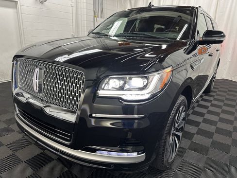Used 2023 Lincoln Navigator L Reserve image 2