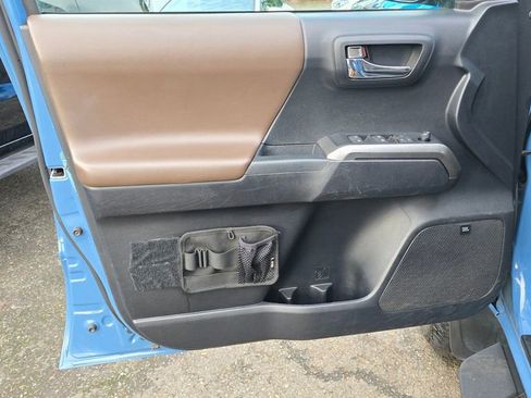 Used 2019 Toyota Tacoma Limited image 22