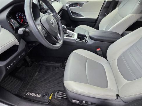 Certified 2020 Toyota RAV4 XLE Premium image 6