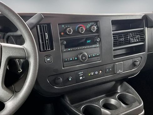 Used 2025 GMC Savana 3500 LT w/ LT Preferred Equipment Group RWD image 9