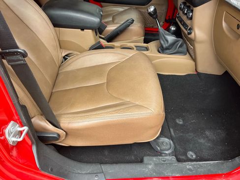 Used 2017 Jeep Wrangler Unlimited Sahara w/ Max Tow Package image 14