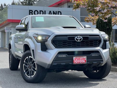 Used 2024 Toyota Tacoma TRD Sport AWD/4WD image 1