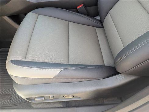 New 2026 Chevrolet Equinox LT w/ Convenience Package II FWD image 4