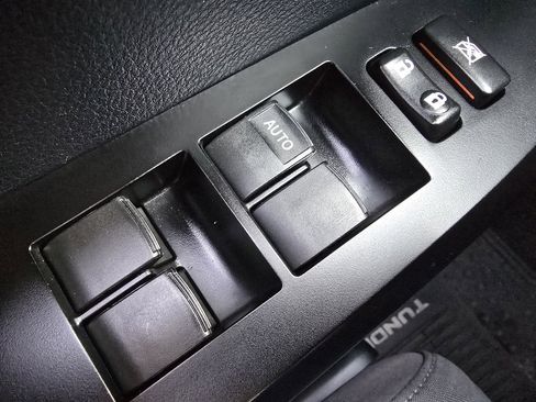 Used 2014 Toyota Tundra SR5 image 21