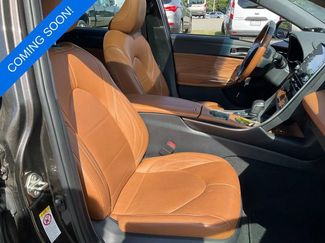 Used 2019 Toyota Avalon Limited w/ All Weather Liner Package FWD video 2