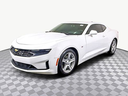 Used 2021 Chevrolet Camaro LT image 4