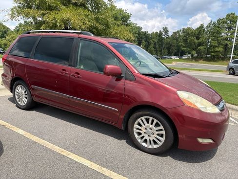 Used 2008 Toyota Sienna XLE Limited FWD image 7