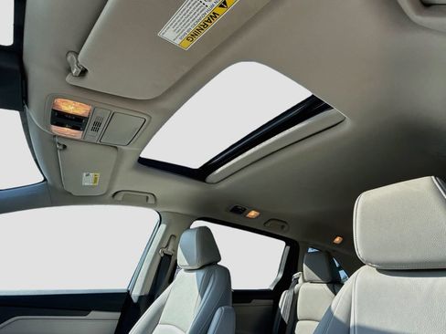Used 2025 Honda Odyssey EX-L image 16
