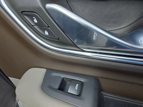 Used 2023 Chevrolet Suburban LT AWD/4WD image 49