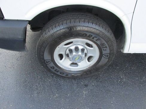 Used 2014 Chevrolet Express 3500 RWD image 34