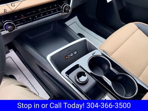 New 2026 Chevrolet Equinox ACTIV w/ Convenience Package III AWD/4WD image 20