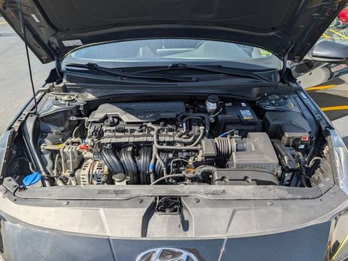 Used 2023 Hyundai Elantra SEL w/ Convenience Package FWD image 11