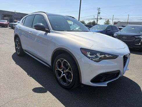 Used 2024 Alfa Romeo Stelvio Ti AWD/4WD image 7