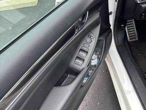 Used 2021 Honda Accord Sport image 9