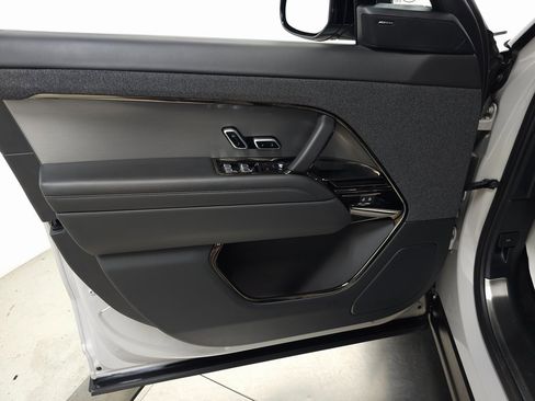 Used 2023 Land Rover Range Rover Sport SE image 15