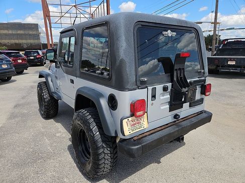 Used 2005 Jeep Wrangler X w/ Tire & Wheel Group (Ecco) AWD/4WD image 5