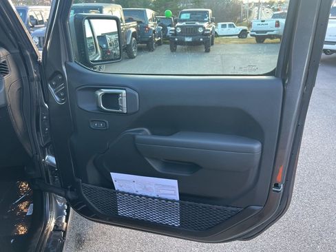 New 2026 Jeep Gladiator Sport image 10