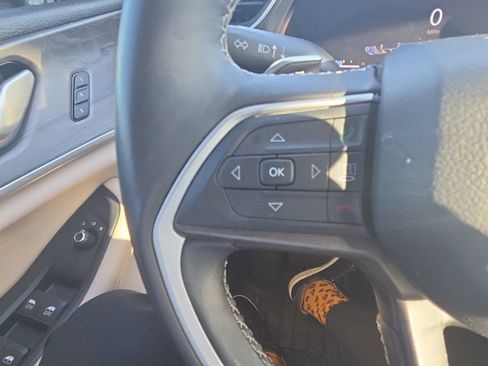 Used 2022 Jeep Grand Cherokee L Limited image 18