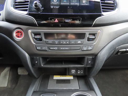 Certified 2022 Honda Passport TrailSport image 19