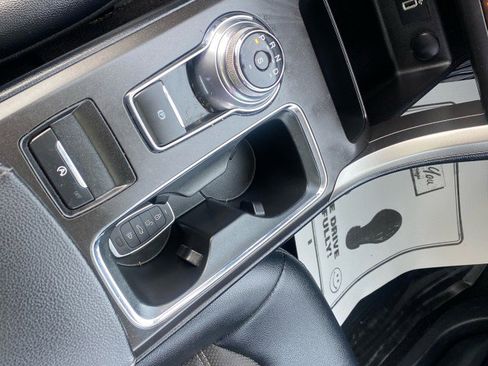 Used 2017 Ford Fusion SE w/ Equipment Group 201A image 30