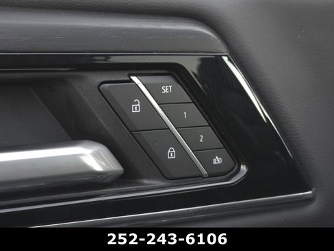 Used 2025 GMC Yukon Denali image 12