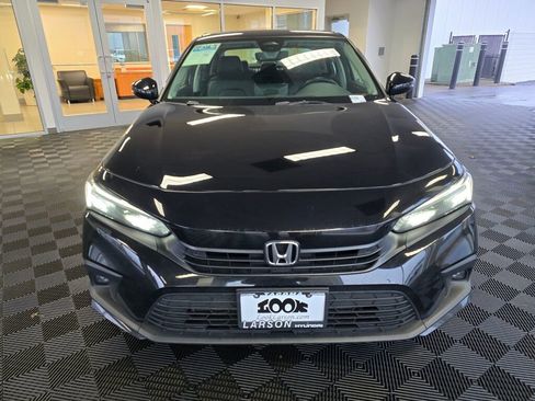 Used 2022 Honda Civic Touring image 9