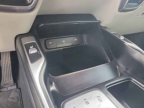 Used 2022 Kia Sorento S FWD image 29