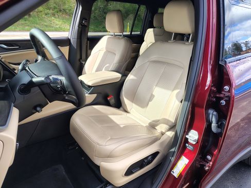 Certified 2025 Jeep Grand Cherokee L Limited w/ Luxury Tech Group II image 20