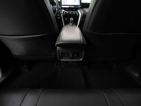 Used 2023 Toyota Venza Limited AWD/4WD image 22
