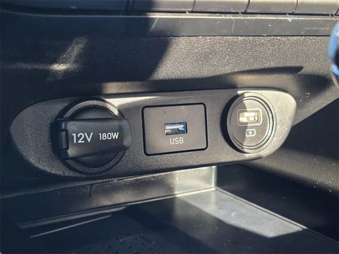 Used 2023 Hyundai Elantra Limited image 22