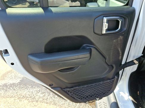 Used 2023 Jeep Wrangler Unlimited Sport AWD/4WD image 19