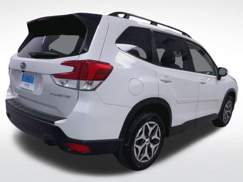 Used 2024 Subaru Forester Premium AWD/4WD image 8