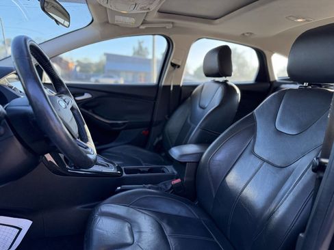 Used 2018 Ford Focus Titanium image 10