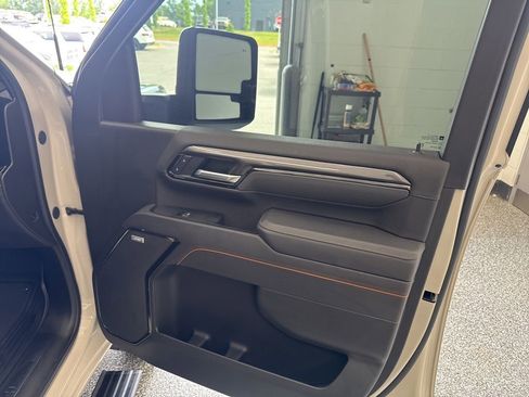 Used 2026 GMC Sierra 2500 AT4 w/ AT4 Premium Plus Package AWD/4WD image 8