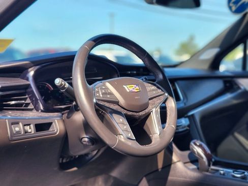 Used 2023 Cadillac XT5 Premium Luxury w/ LPO, Floor Liner Package AWD/4WD image 17