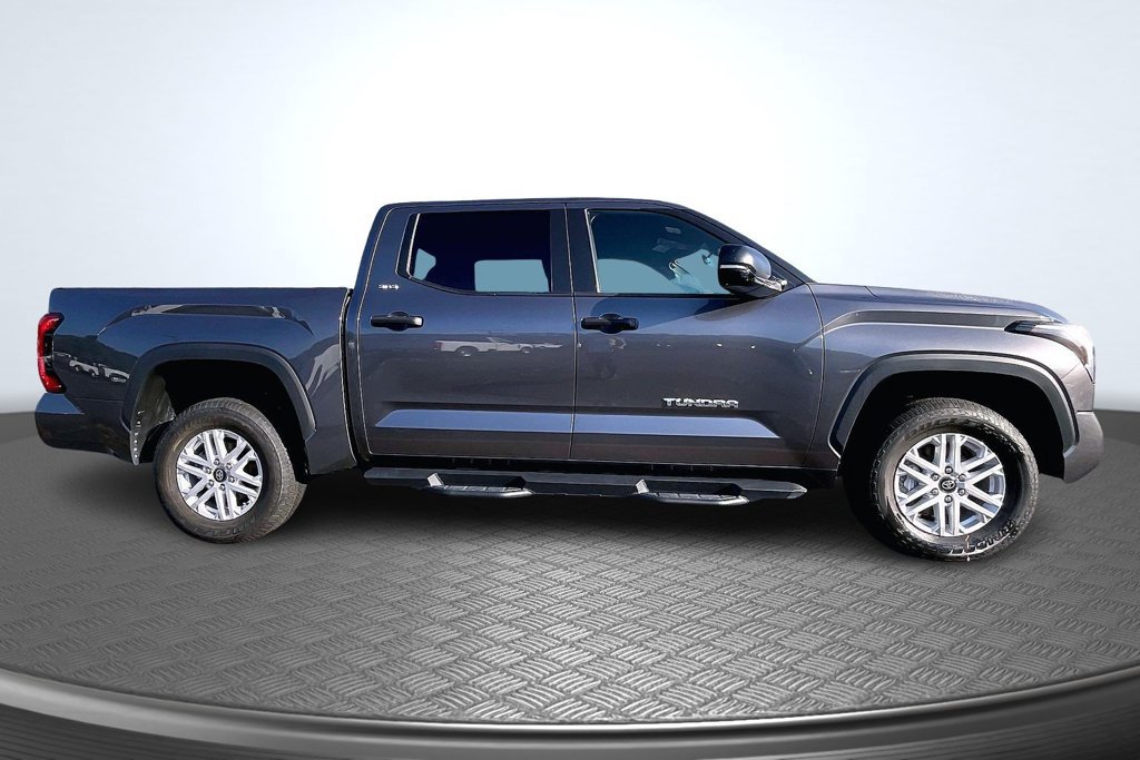 Used 2025 Toyota Tundra SR5 w/ SR5 Convenience Package AWD/4WD image 4
