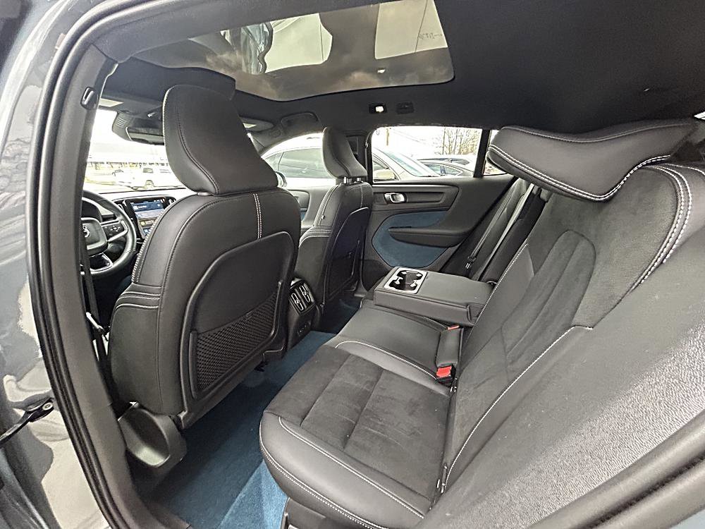Used 2023 Volvo C40 P8 Recharge Ultimate AWD/4WD image 13