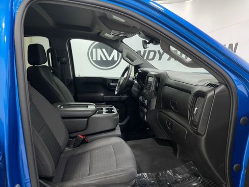Used 2022 Chevrolet Silverado 1500 Custom AWD/4WD image 30