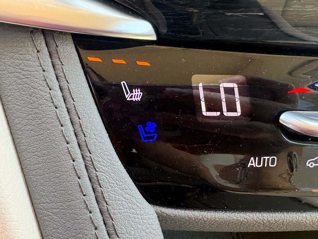 Used 2024 Cadillac XT6 Premium Luxury AWD/4WD image 21