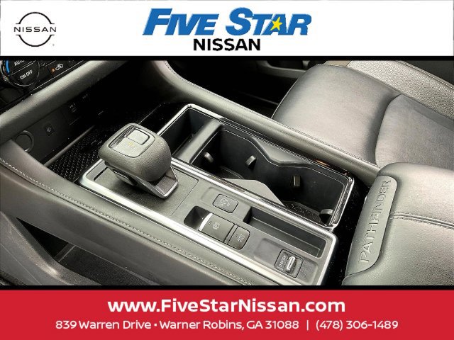 Used 2024 Nissan Pathfinder SL FWD image 19