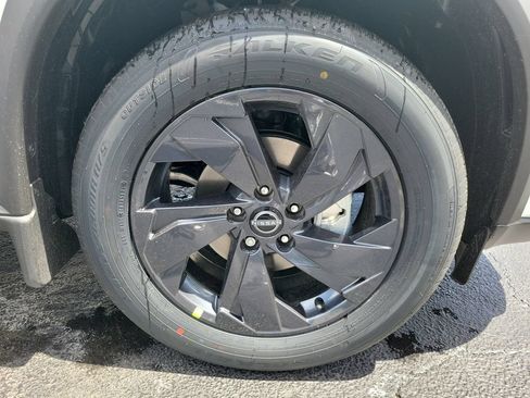 New 2026 Nissan Rogue SV FWD image 10