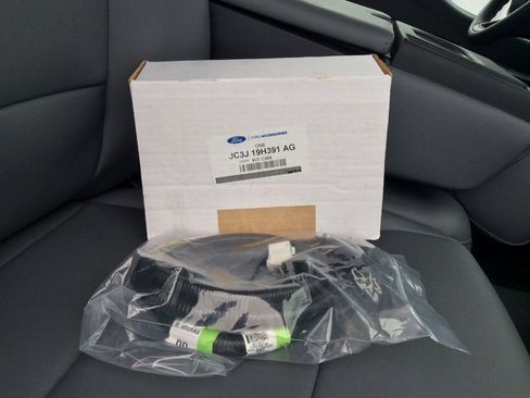 Used 2024 Ford F350 XL w/ Snow Plow Prep Package image 25