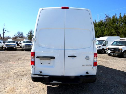 Used 2017 Nissan NV 3500 SV image 5