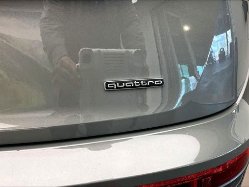 Certified 2023 Audi Q5 2.0T Premium w/ Convenience Package image 9