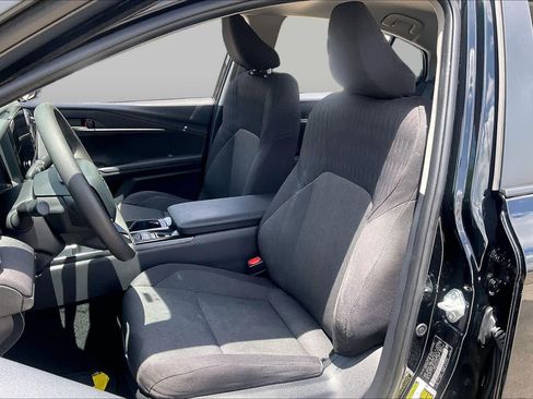 Used 2025 Toyota Camry LE w/ Convenience Package FWD image 8